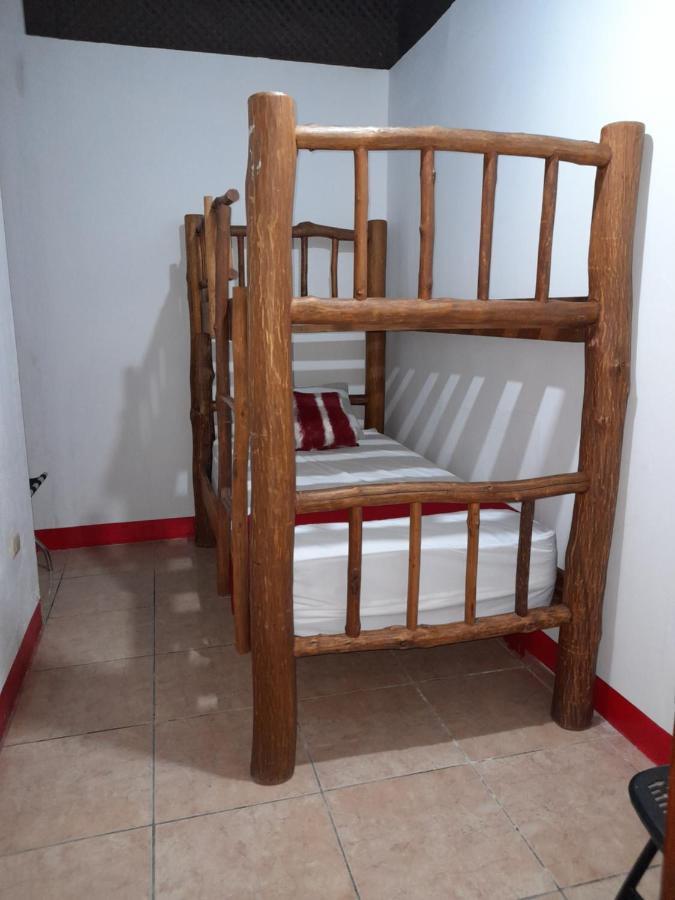 Hostal Blood Moon Rio Dulce Town Dış mekan fotoğraf