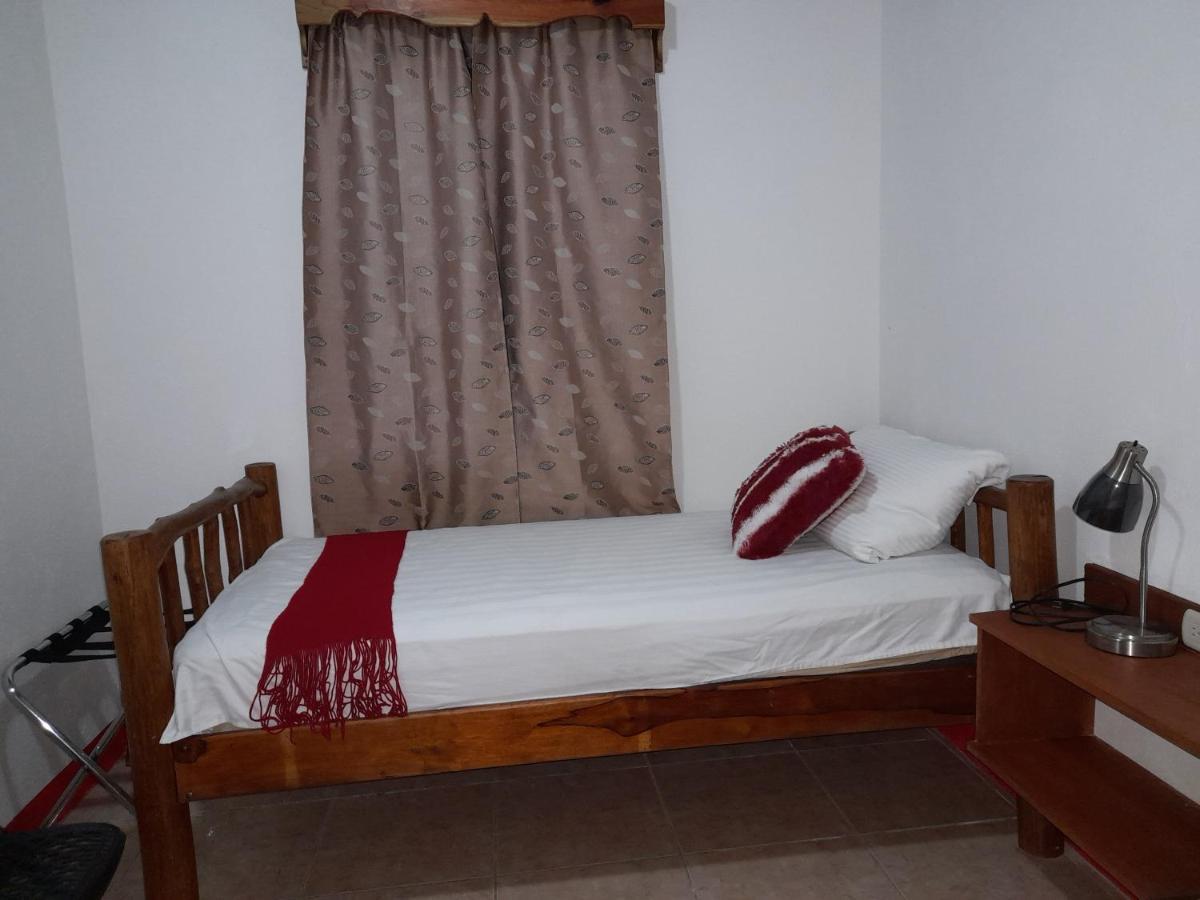 Hostal Blood Moon Rio Dulce Town Dış mekan fotoğraf