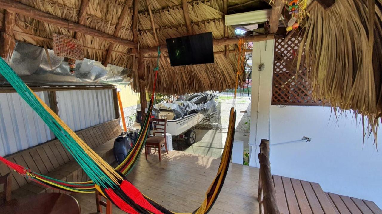 Hostal Blood Moon Rio Dulce Town Dış mekan fotoğraf