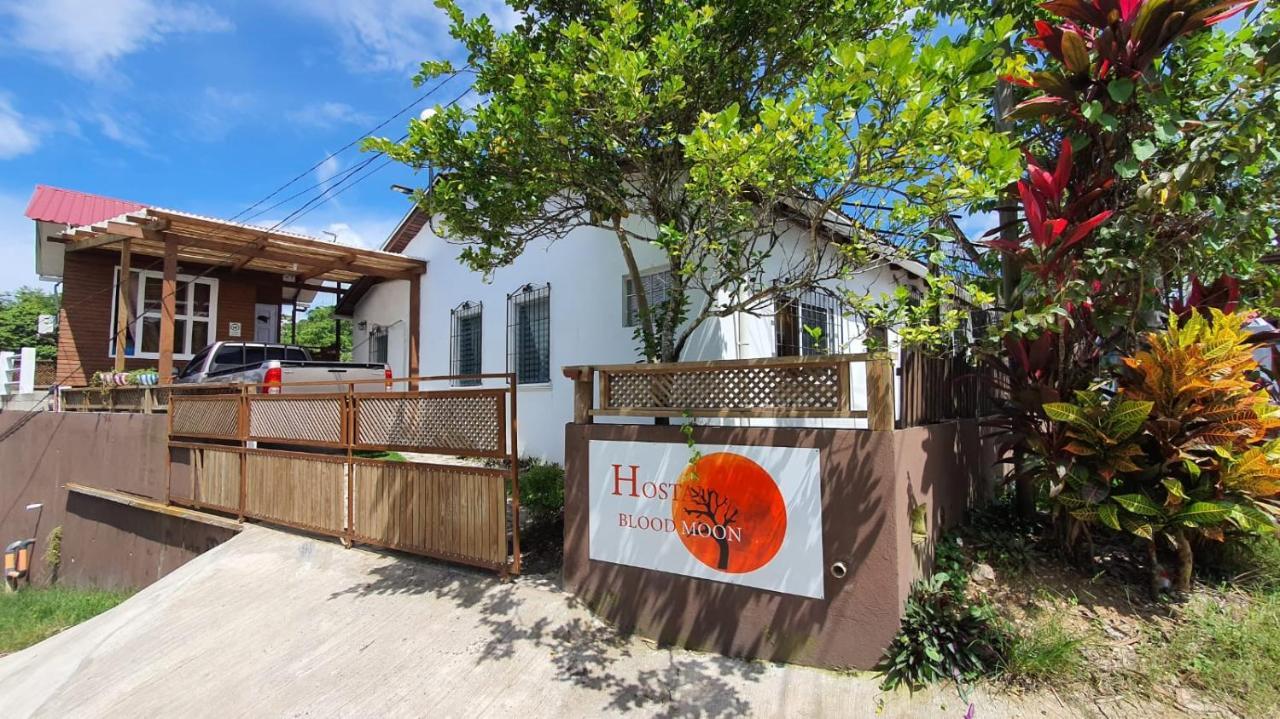 Hostal Blood Moon Rio Dulce Town Dış mekan fotoğraf