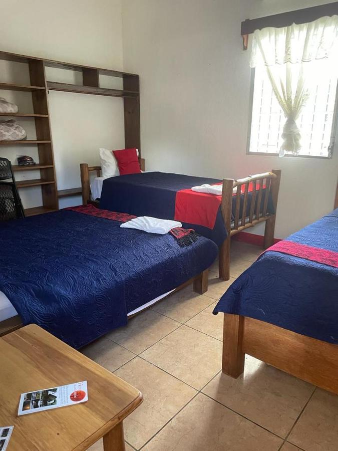 Hostal Blood Moon Rio Dulce Town Dış mekan fotoğraf