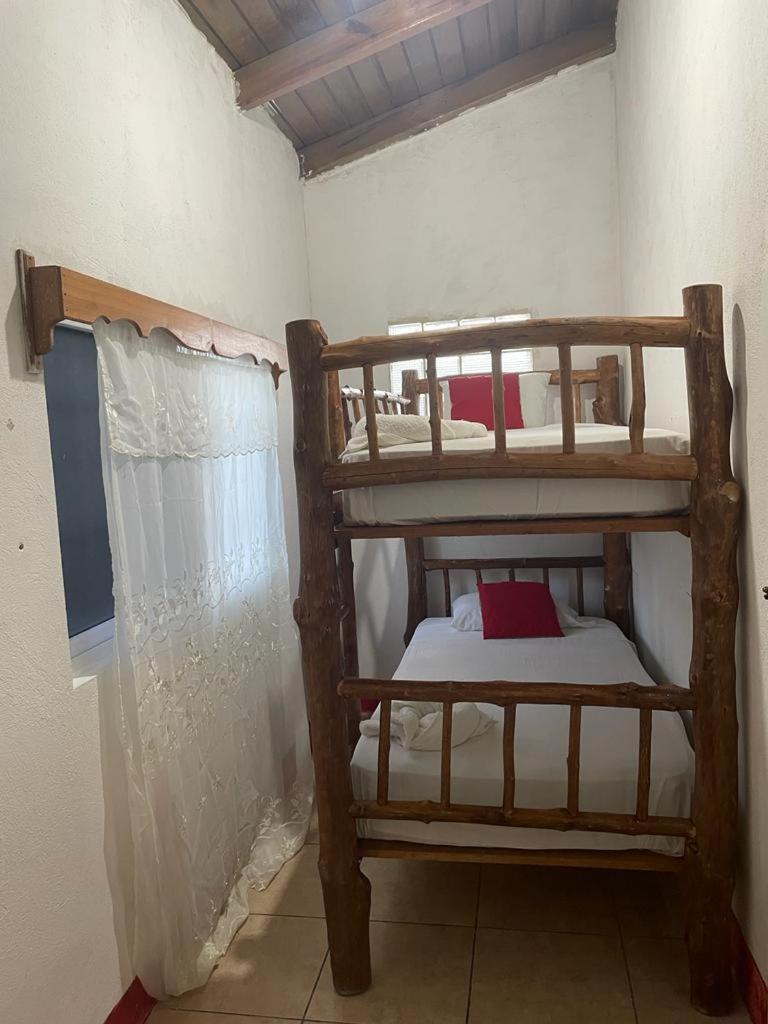 Hostal Blood Moon Rio Dulce Town Dış mekan fotoğraf